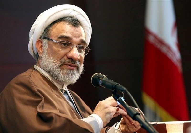 خسروپناه: دستاوردهای نیروی دریایی ارتش حیرتانگیز است