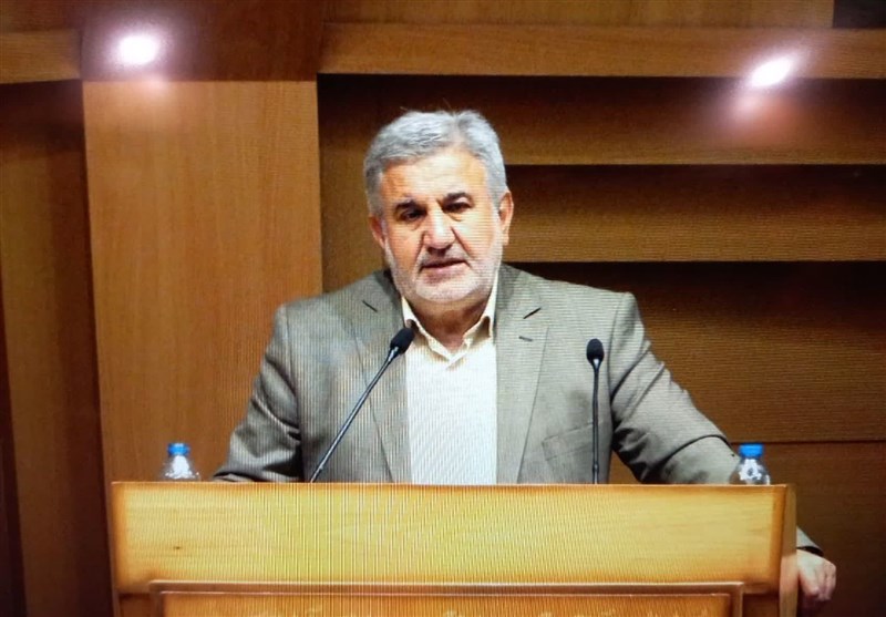 خواص جامعه برای حضور در انتخابات روشنگری و تبیین داشته باشند