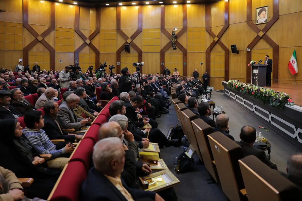 دولت پیگیر متناسبسازی حقوق و حل مشکلات درمانی بازنشستگان تامین اجتماعی است