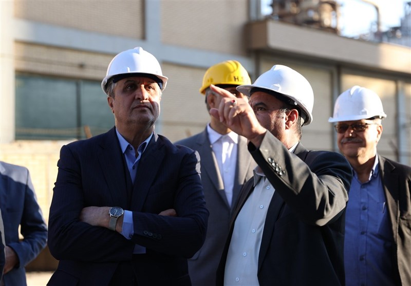 رئیس سازمان انرژی اتمی: فناوری هستهای به 150 مجتمع بزرگ صنعتی وارد شد/ قطع وابستگی به خارج برای واردات تجهیزات