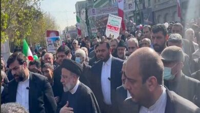 رییسجمهور در مراسم راهپیمایی ۲۲ بهمن حضور یافت