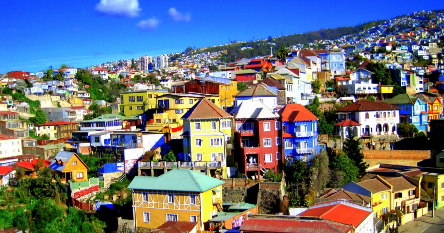 شهر خانههای رنگی شیلی در معرض آتشسوزی