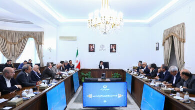 مخبر: صمیمانه دست بخش خصوصی را میبوسم