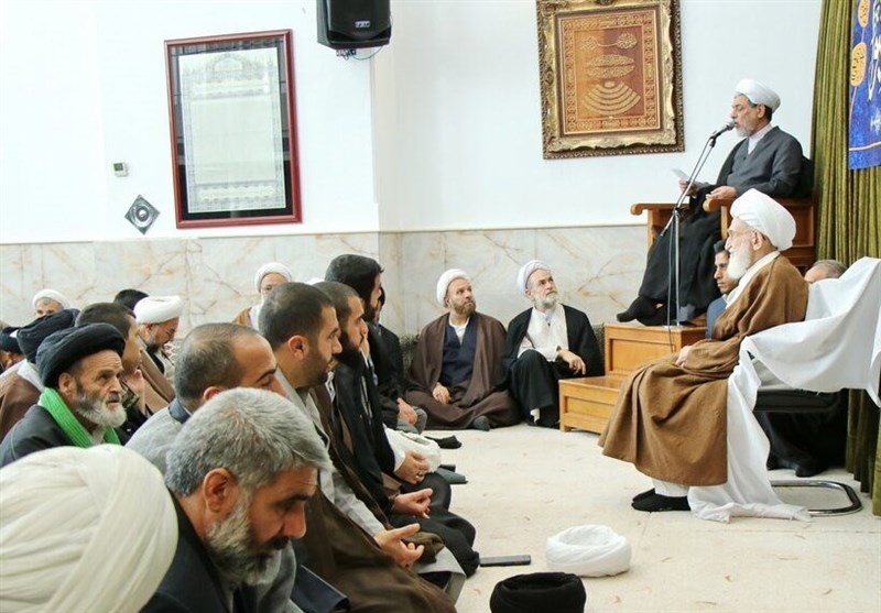 مراسم جشن عید مبعث و عمامهگذاری طلاب با حضور مراجع تقلید + تصویر