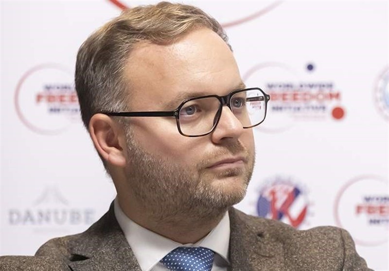 مقام مجارستانی: امتناع غرب از گفتگو با روسیه اشتباه است