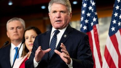 مککال: دولت بایدن از ارائه اسناد خروج فاجعهبار از افغانستان جلوگیری میکند