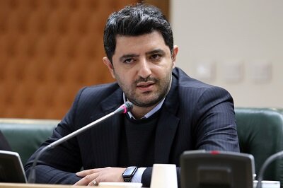 نرخ سود سپردهها و تسهیلات رعایت نشود با متخلفان برخورد می کنیم