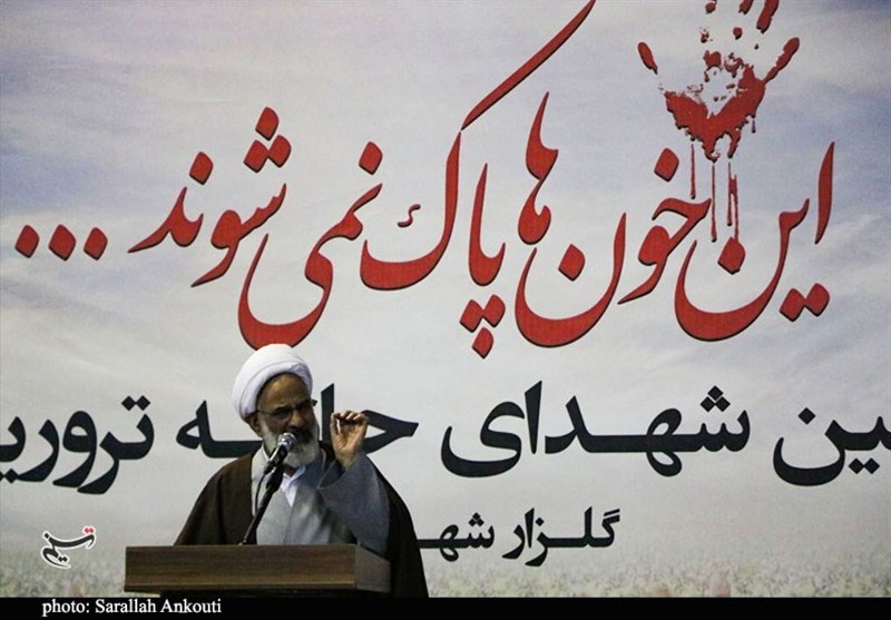 نماینده ولی فقیه در سپاه: مردم حساب اصل انقلاب و مقابله با دشمنان را از گلایههایشان جدا میکنند