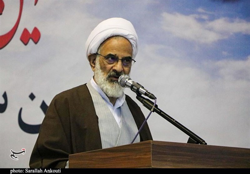 نماینده ولیفقیه در سپاه : 11 اسفند صحنه عملی دفاع از انقلاب و نظام است