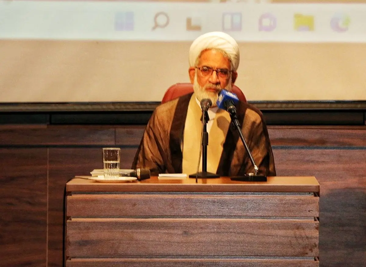 هیچ کشوری جز نظام جمهوری اسلامی پیدا نمیکنید با استقلال کامل از گرداب دشمن عبور کند