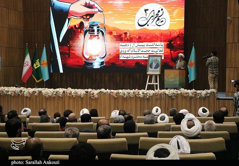 پاسداشت بیش از 4 دهه فعالیت امام جمعه شهداد در کرمان + تصویر