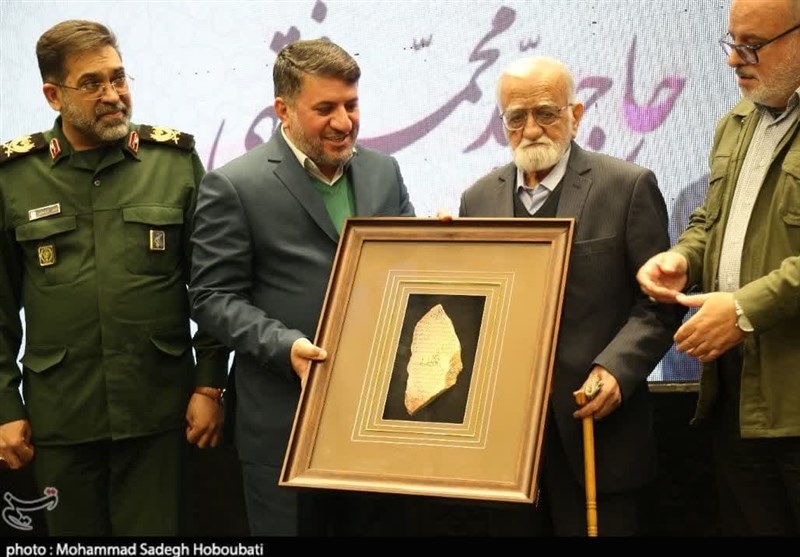 چهره پیشکسوت انقلاب در یزد تجلیل شد + تصاویر