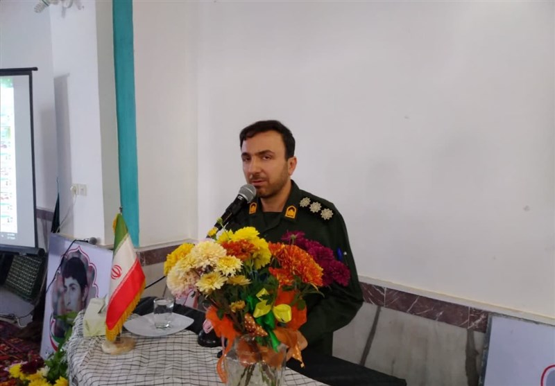 کرسیهای آزاداندیشی در راستای جهاد تبیین برپا شود/دشمن سعی بر دور کردن جوانان از انقلاب دارد