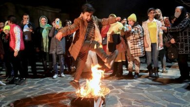 17 عملیات آتشنشانی در چهارشنبه سوری کرمانشاه/ 3 خانه در آتش سوخت