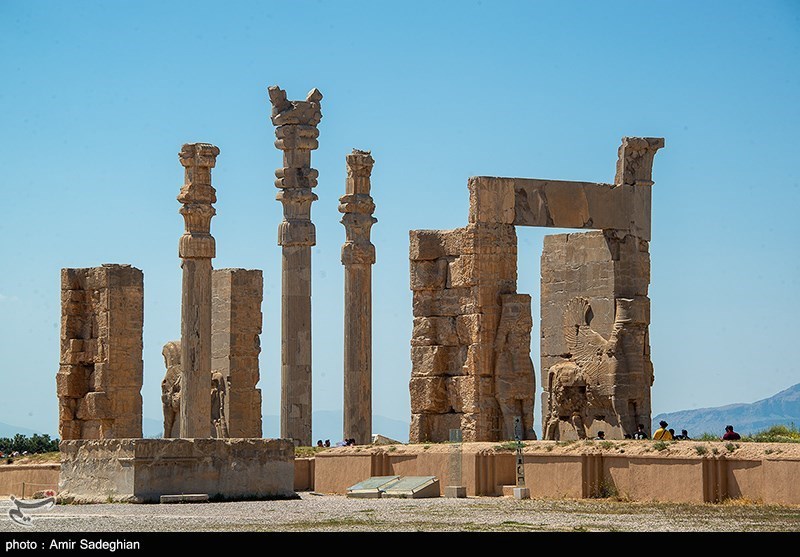 آبراهههای 2500 ساله جاذبه جدید در تخت جمشید شد