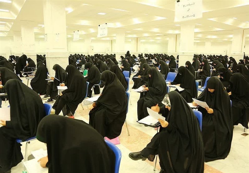 آزمون ورودی جامعهالزهرا(س) در سراسر کشور برگزار شد