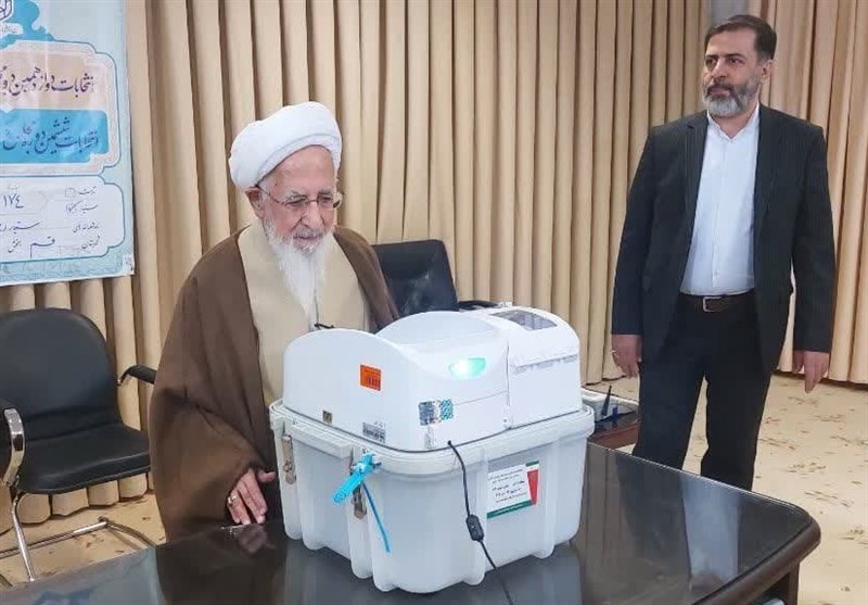 آیتالله جوادی آملی: همه موظف هستیم با نیت خوب مسئولان اصلح را انتخاب کنیم