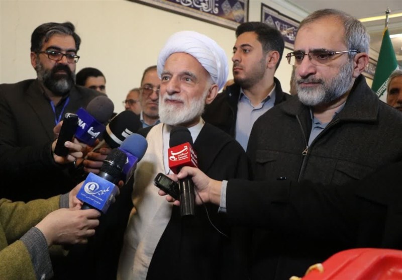 آیتالله درینجفآبادی: حضور مردم نشان داد که انقلاب اسلامی بعد از 45 سال زنده است