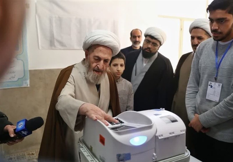 آیتالله سبحانی: مردم با حضور پرشور در انتخابات توطئه دشمنان را ناکام بگذارند