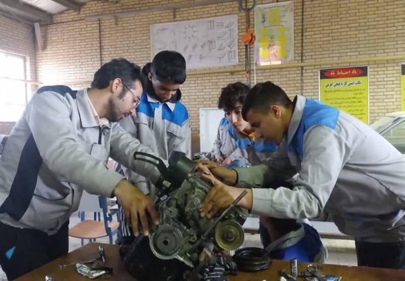 ابتکار و خلاقیت به سبک هنرجویان صالحآبادی/ ساخت ماشین کارتینگ با لوازم اسقاطی + فیلم