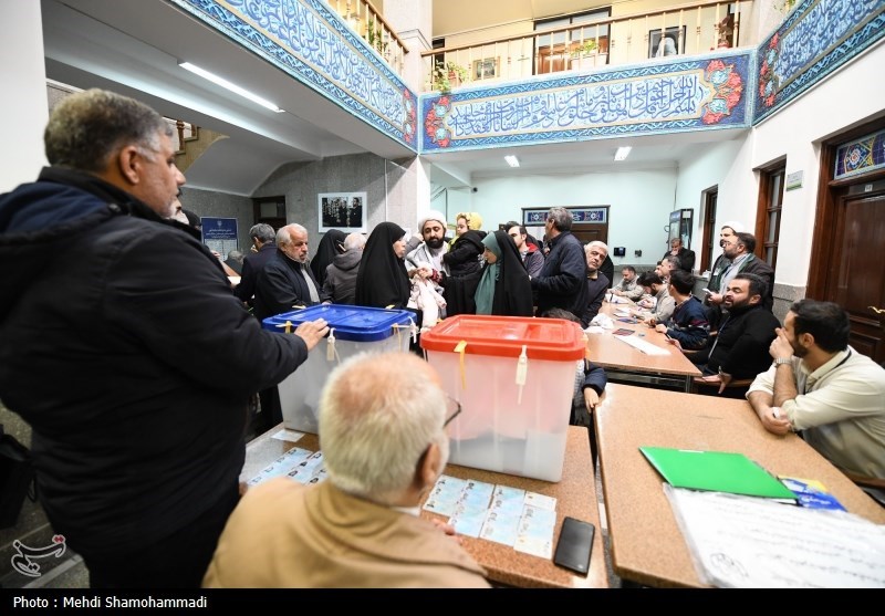 استاندار مازندران رای خود را به صندوق انداخت