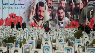 اصفهانیها در جوار شهدا به استقبال بهار رفتند