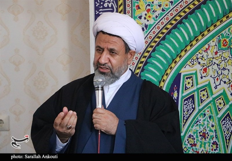 امام جمعه کرمان: اعتراض خارج از روال قانونی جایگاهی ندارد