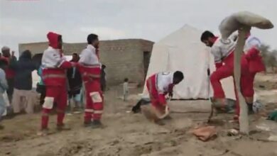 برپایى چادرهاى اسکان موقت در مناطق سیلزده بلوچستان + فیلم