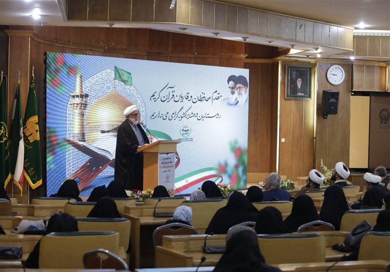 تولیت آستان قدس رضوی: بازگشت به قرآن تنها راه حل مشکلات جهان اسلام است