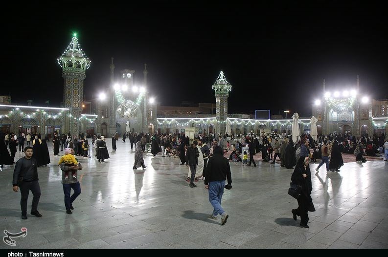 حالوهوای حرم حضرت معصومه در شب میلاد کریم اهلبیت(ع)