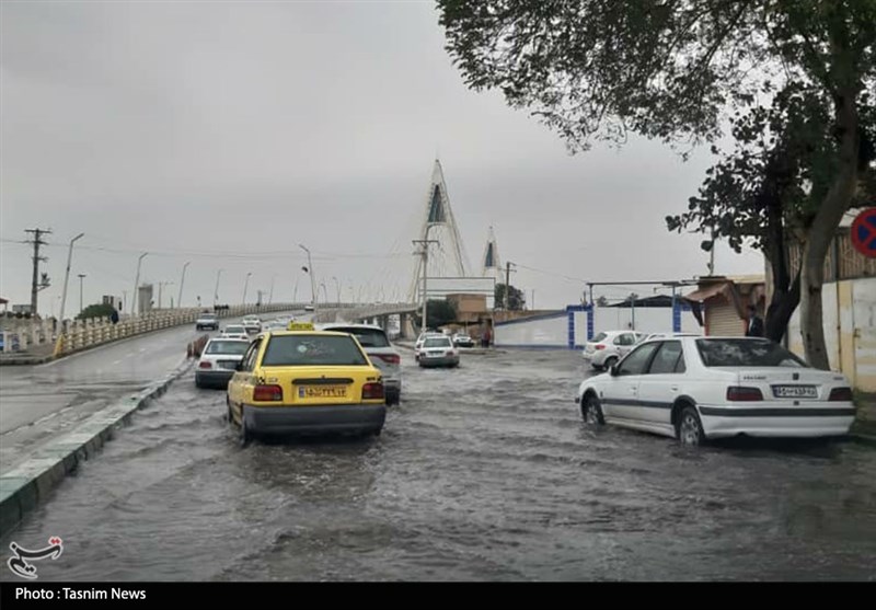 خدمت رسانی 60نیروی آتشنشان در آبگرفتگی اهواز