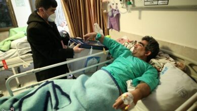 روز انتخابات در بیمارستانهای قم/ کادر درمان باز هم در صحنه بودند + فیلم
