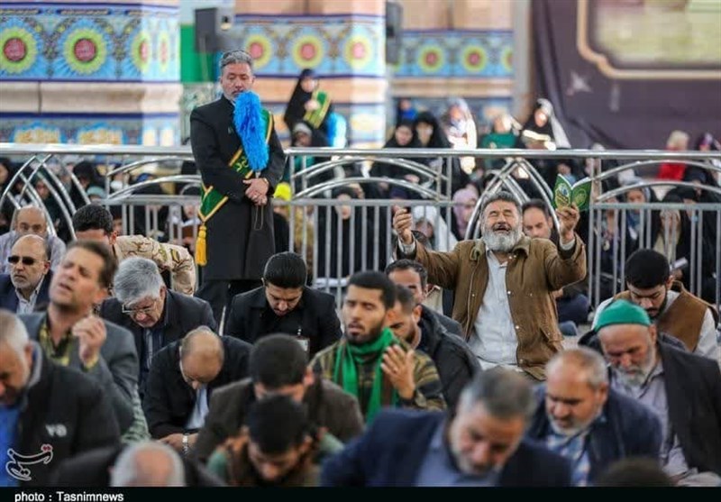 زمزمه دعای ندبه در میعادگاه منتظران + تصاویر