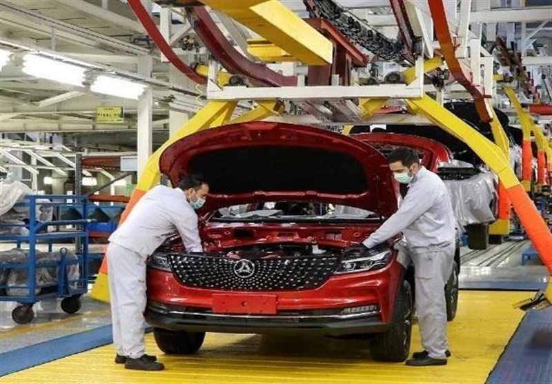 سهم بازار خودروسازان داخلی کاهش یافت