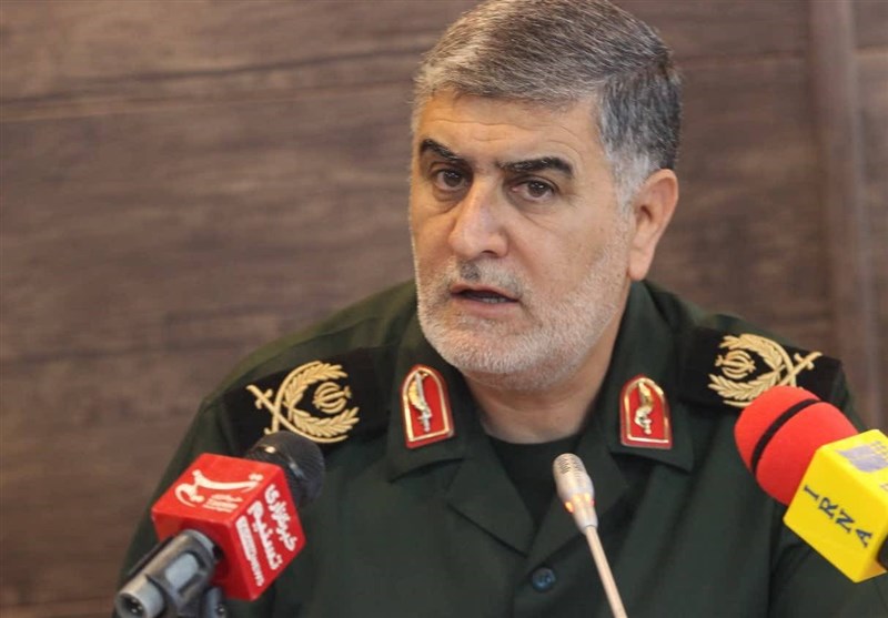 شهیدان نماد ایثار و از خود گذشتگی را برای جامعه هستند