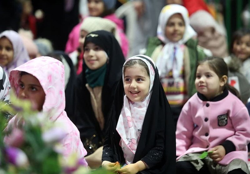 «شکوفههای آسمانی» در حرم حضرت معصومه(س) + فیلم