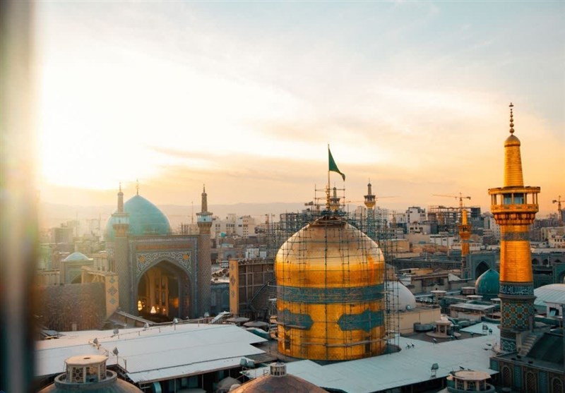 عملیات شستوشوی گنبد منور رضوی + تصاویر