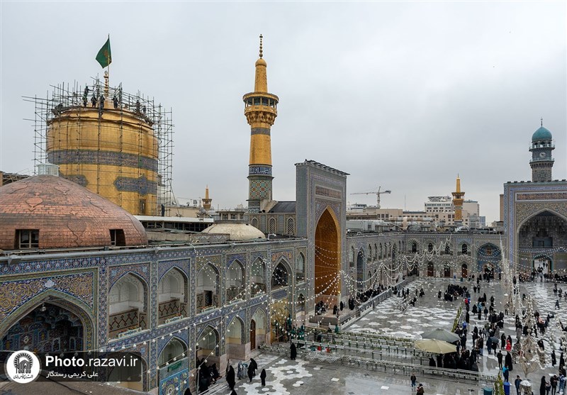 عملیات شستوشوی گنبد منور رضوی + تصاویر