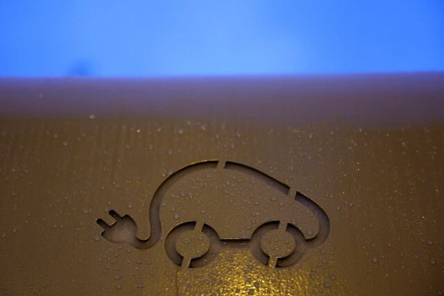 فروش بیشتر خودروهای برقی با افزایش ایستگاههای شارژ