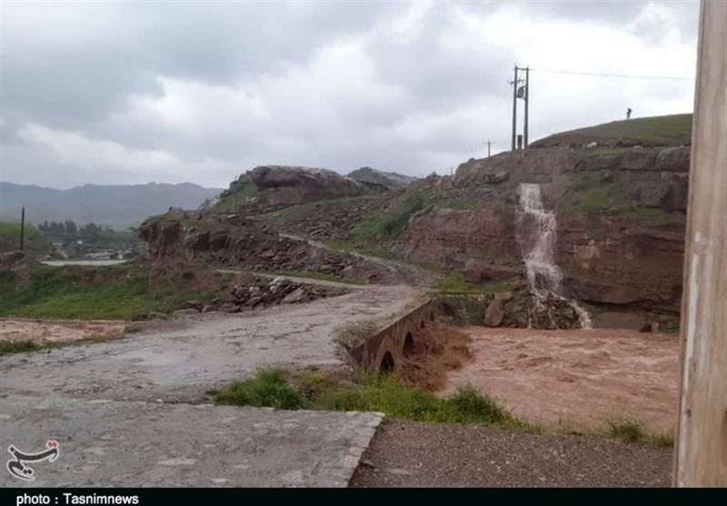 قطع راه ارتباطی و آب شرب 40 روستای لرستان