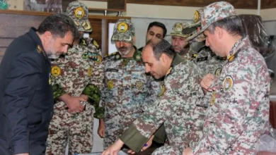 لزوم هوشیاری در برابر تهدیدات و توطئههای دشمن