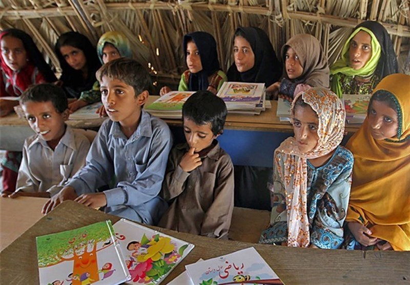 مصائب تحصیل دانشآموزان عشایری ریگان؛ حملونقل با وانت در ارتفاعات