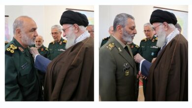 معاون هماهنگکننده ارتش دریافت نشان فتح را به فرمانده کل سپاه تبریک گفت