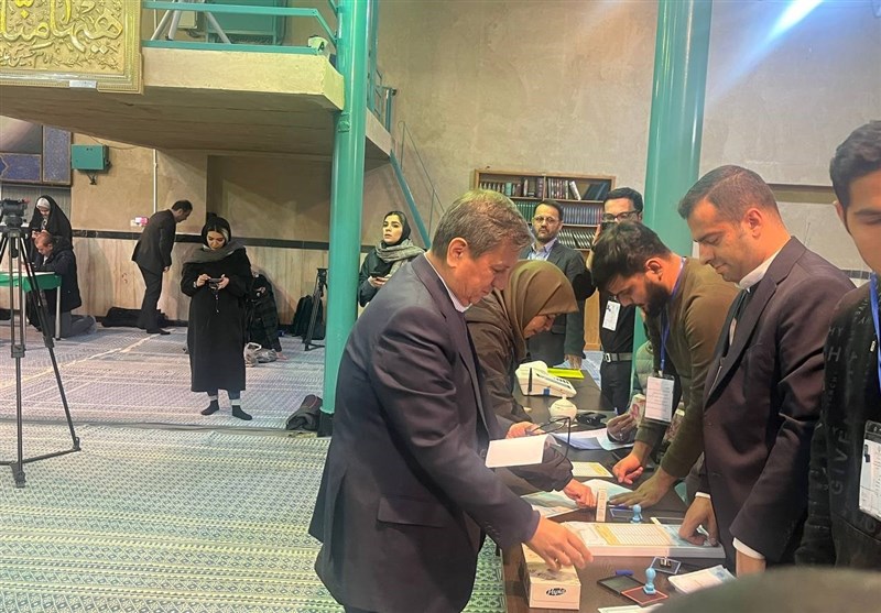 همتی: قهر با صندوق رأی را نمیپذیرم