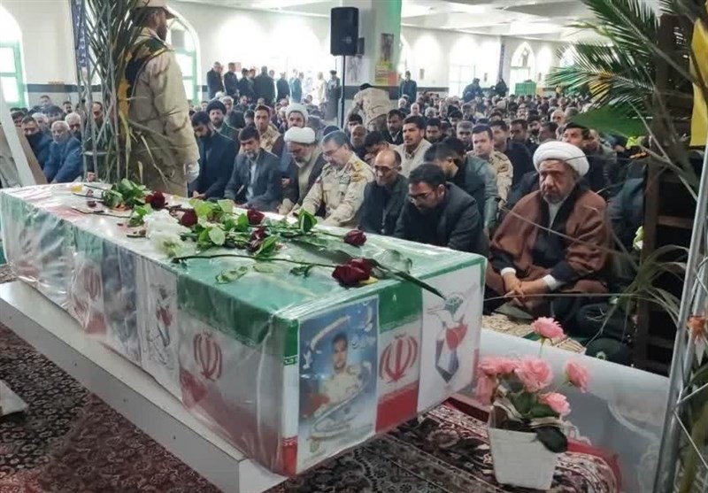 وداع مردم نهبندان با شهید مدافع امنیت + تصویر