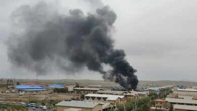 آتشسوزی در واحد تولیدی شهرک صنعتی شکوهیه قم + تصویر