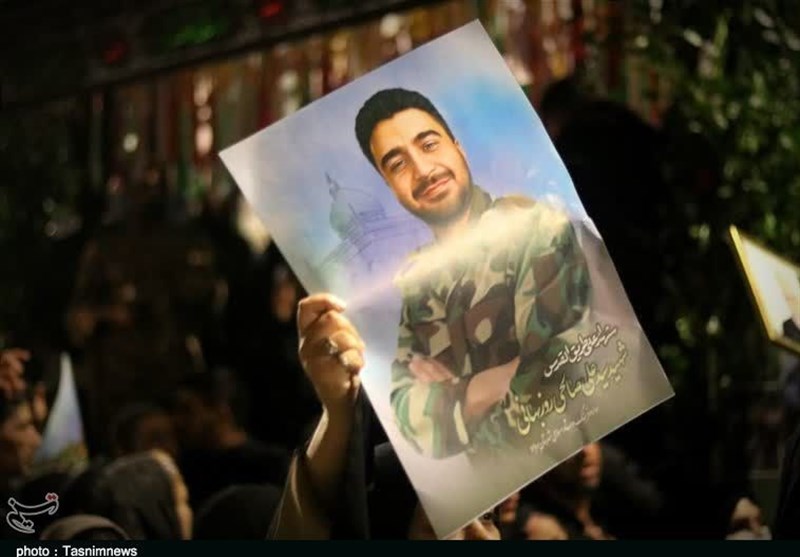 آغاز تشییع شهید «صالحی» در لرستان/ دخیلهای ارادت در بروجرد