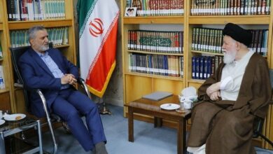 آیت الله علمالهدی: بهبود معیشت مردم در دستور کار دولت باشد