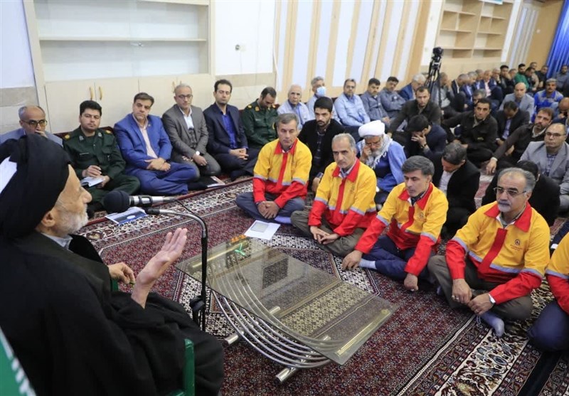 آینده کشور منوط به حل مسائل کارگری و اشتغال و تولید است