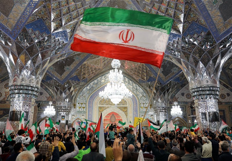 اجتماع وعده صادق با نوای حیدر حیدر در حرم رضوی+ تصاویر